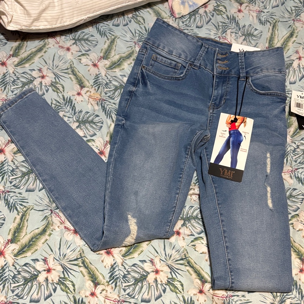 YMI Women's Skinny Jeans in Light/Medium Blue Wash